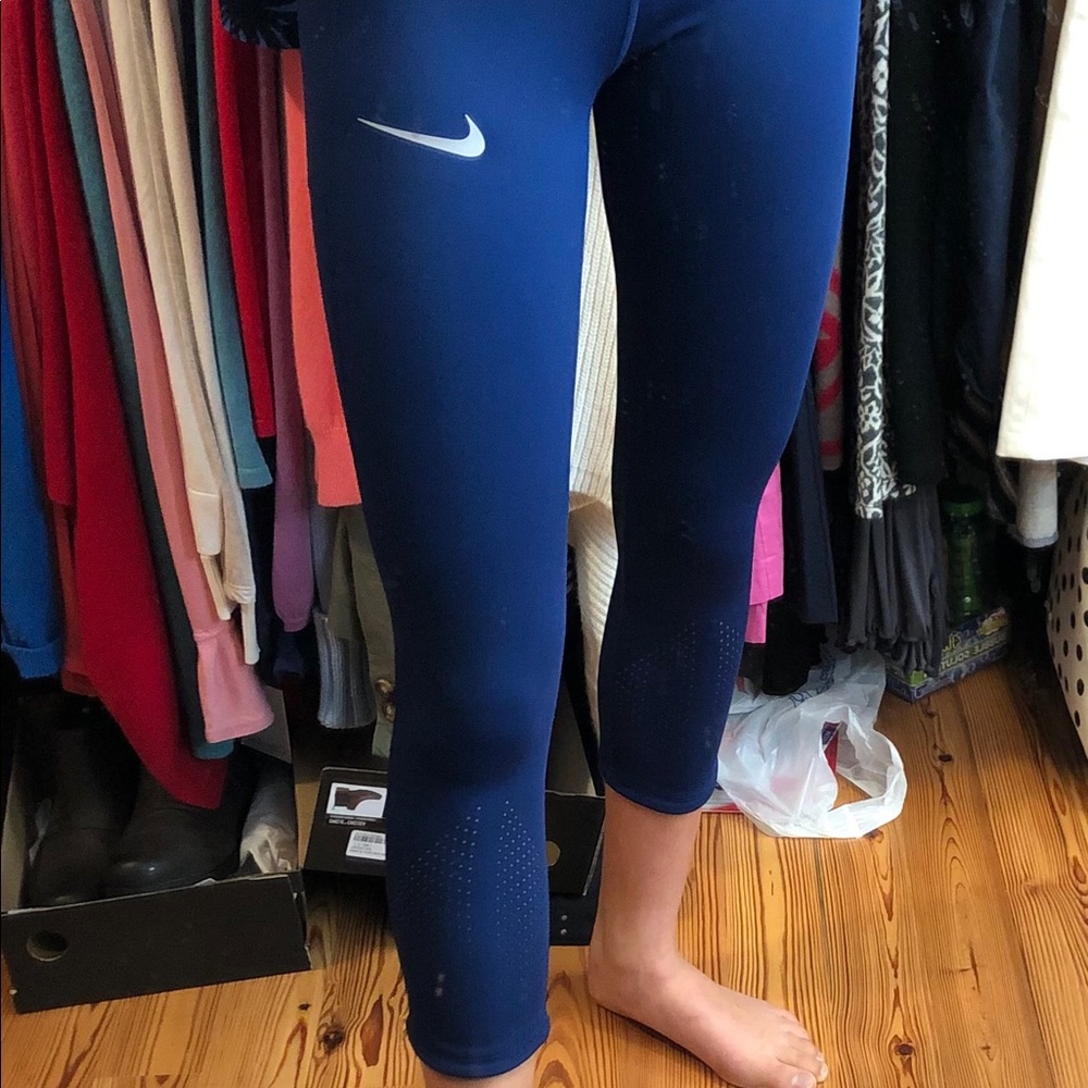 Nike NWT Epic Lux Navy Leggings